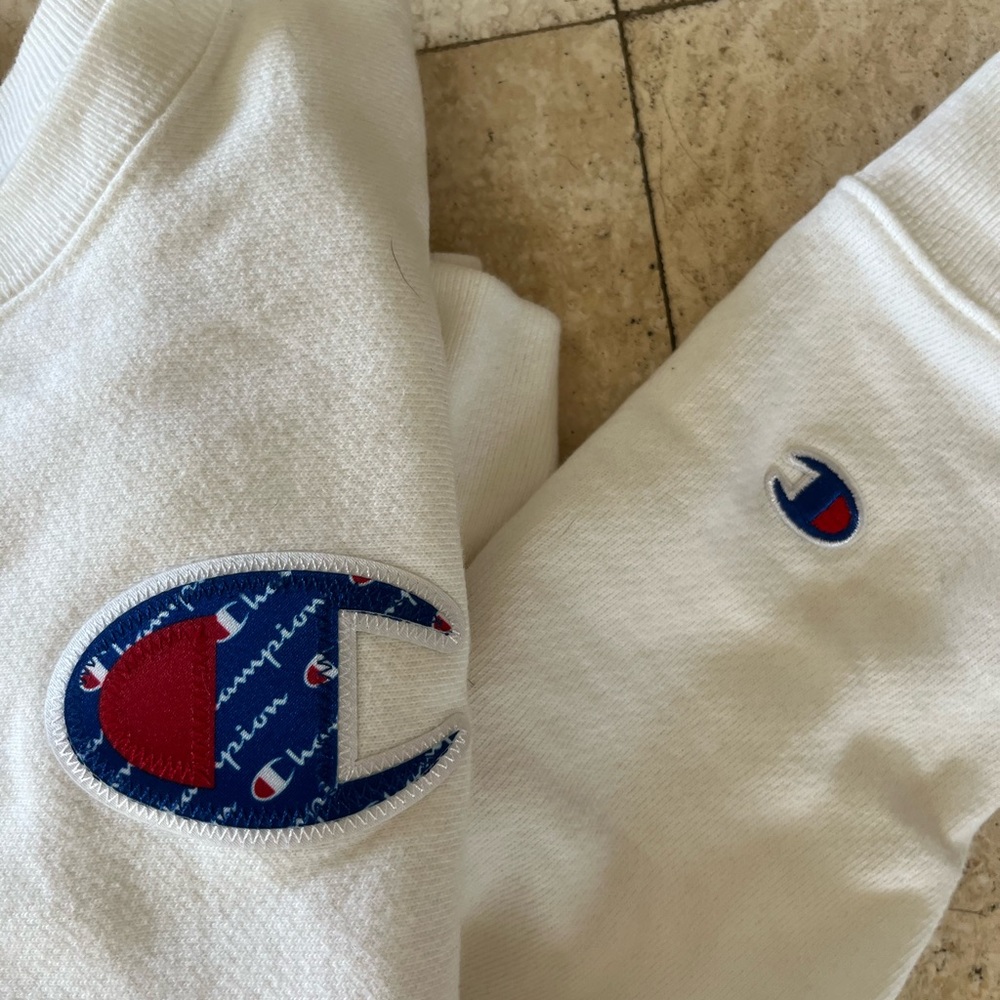 Champion women’s pullover white sweatshirt
